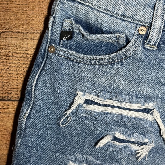 KanCan Ella High Rise Patched & Fray Hem Mom Shorts Size 27 - Picture 6 of 15